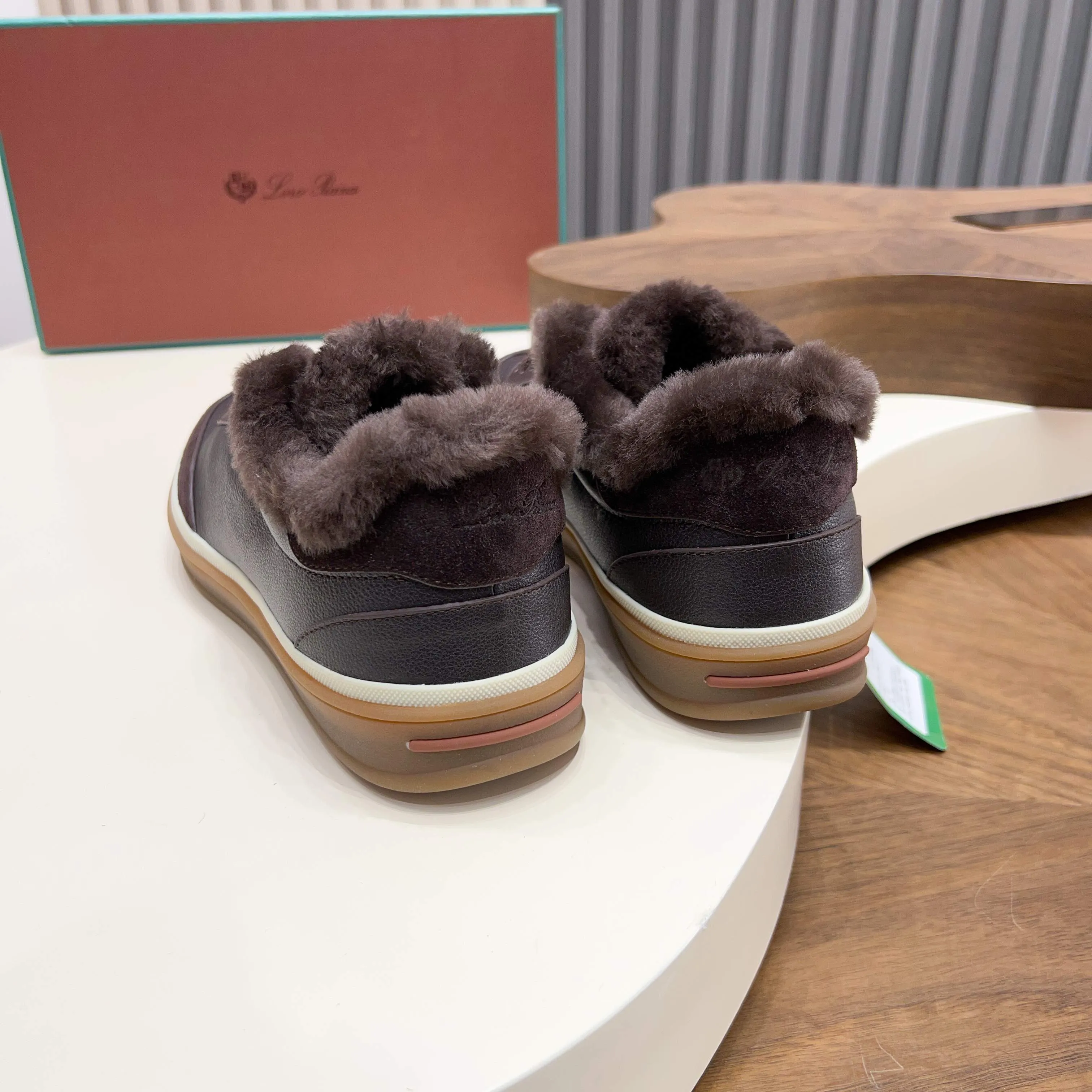 💰740 Loro Piana - Classic casual wool shoes, men's lace-up casual shoes and sneakers, high-quality lightweight and comfortable fabrics, suitable for outdoor leisure, the color is young and energetic, and it looks great with sportswear or casual suits! Code number: 39-44 (45, 46, can be customized)